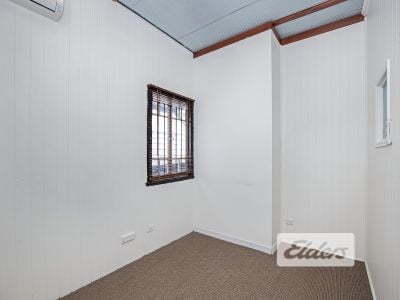 FREESTANDING OFFICE WITH GENEROUS ONSITE CAR PARK!