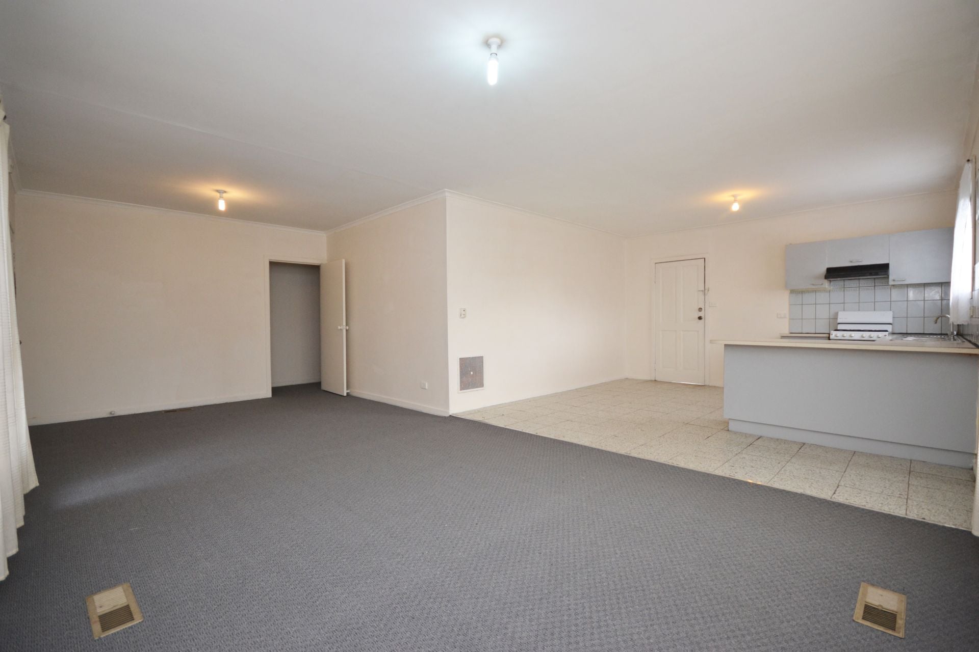 EXTRA LARGE UNIT WITH DOUBLE GARAGE