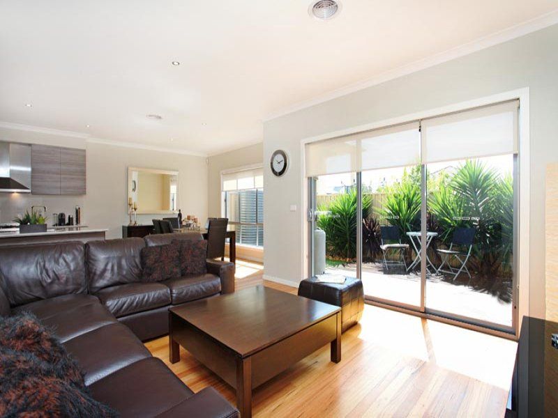 3/10-12 Kooyong Way, Caroline Springs - Thumbnail 6