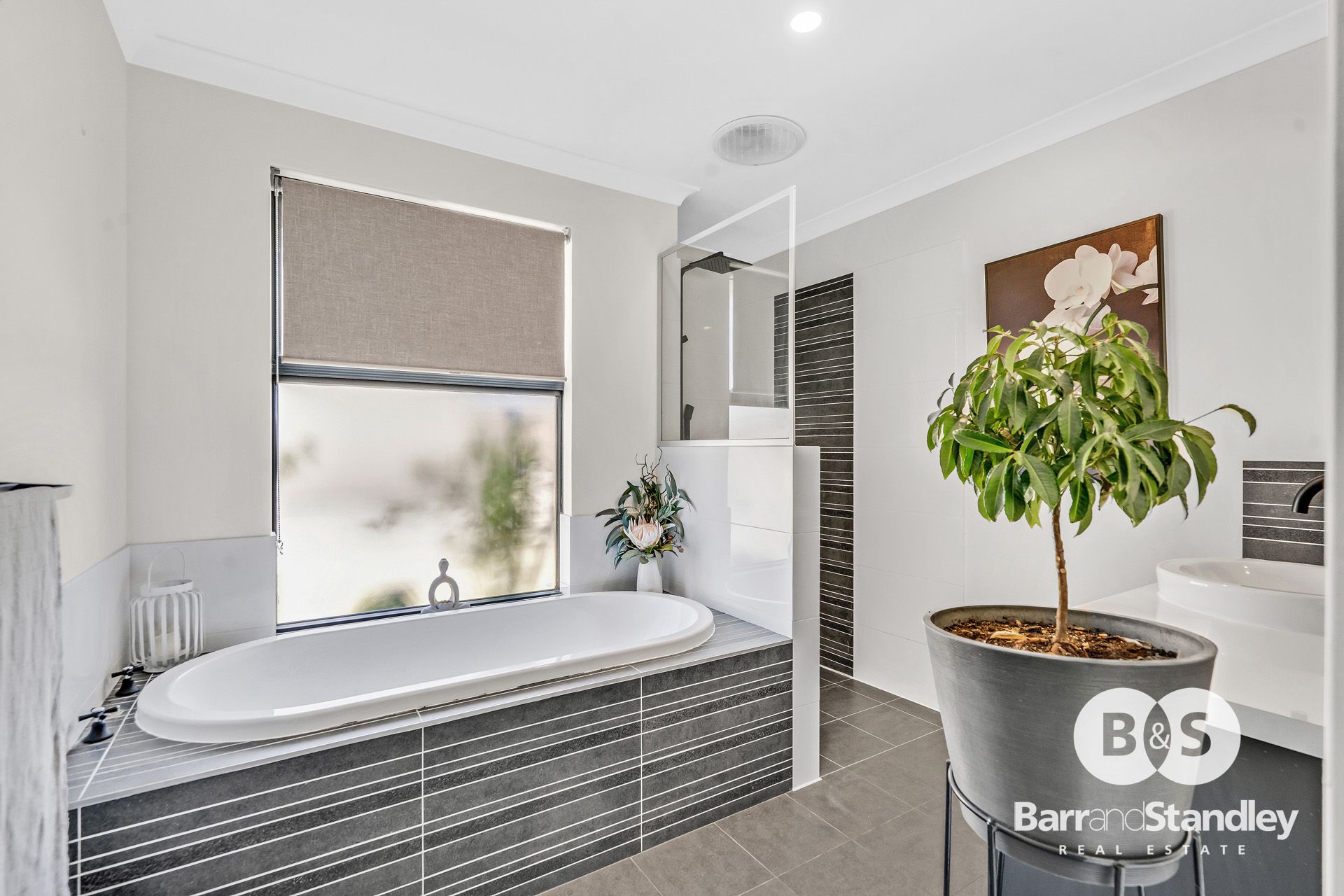 22 Peninsula Lakes Drive Eaton , WA