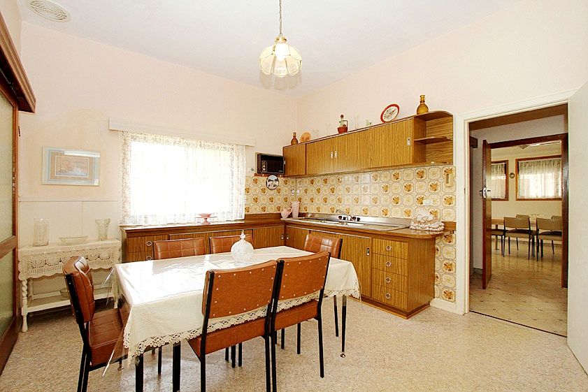 ONE LOCATION, TWO FRONTED, THREE BEDROOMS, & A FOUR CAR GARAGE!