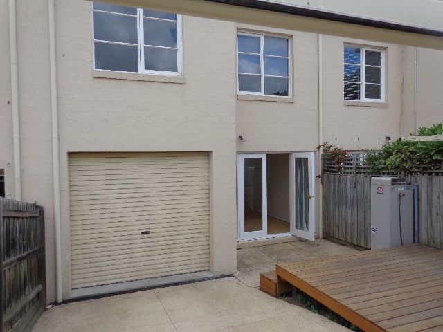 **Low maintenance living in fantastic location**