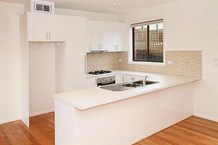 3 Bedroom Townhouse with Double Lock-Up Garage!
