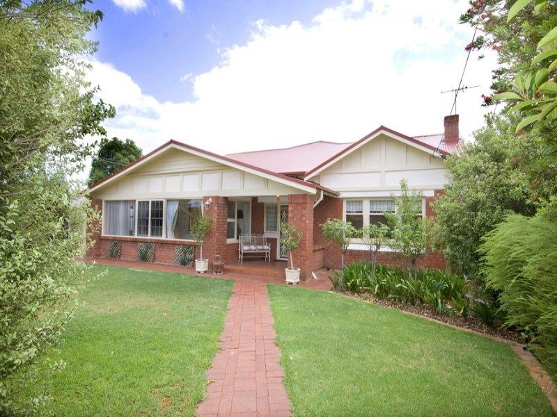 24 Dunbar Terrace Glenelg East 5045