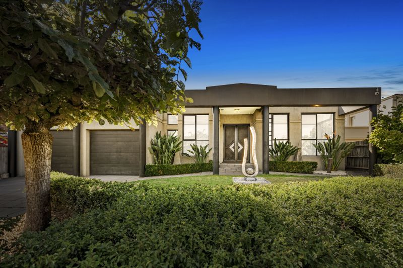 49 Woolnough Drive, Mill Park