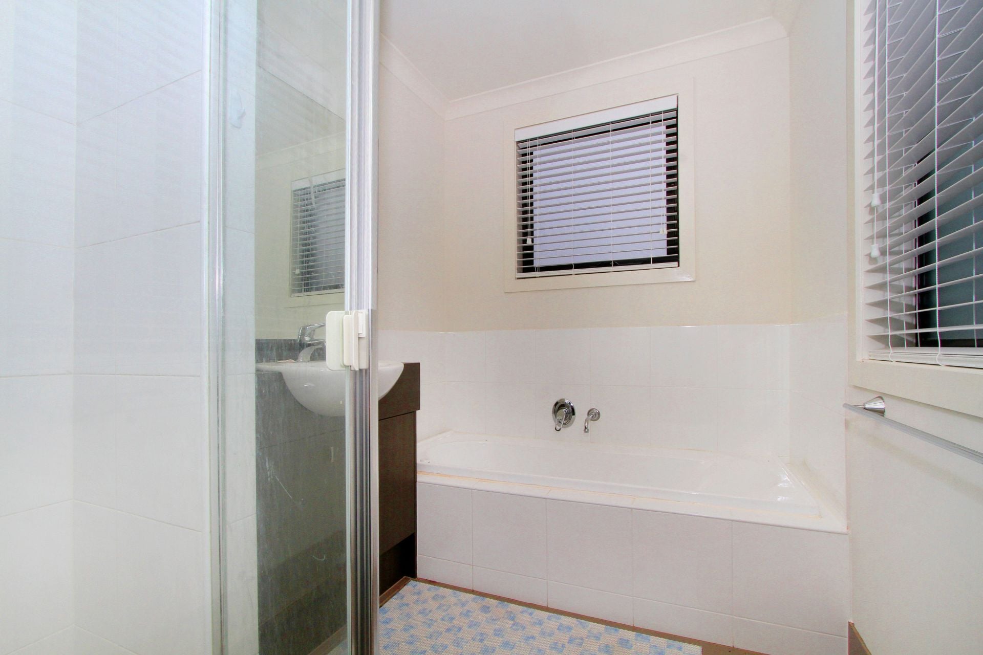 SPACE, SECLUSION & STYLE ALL ROUND INTO ONE!!!