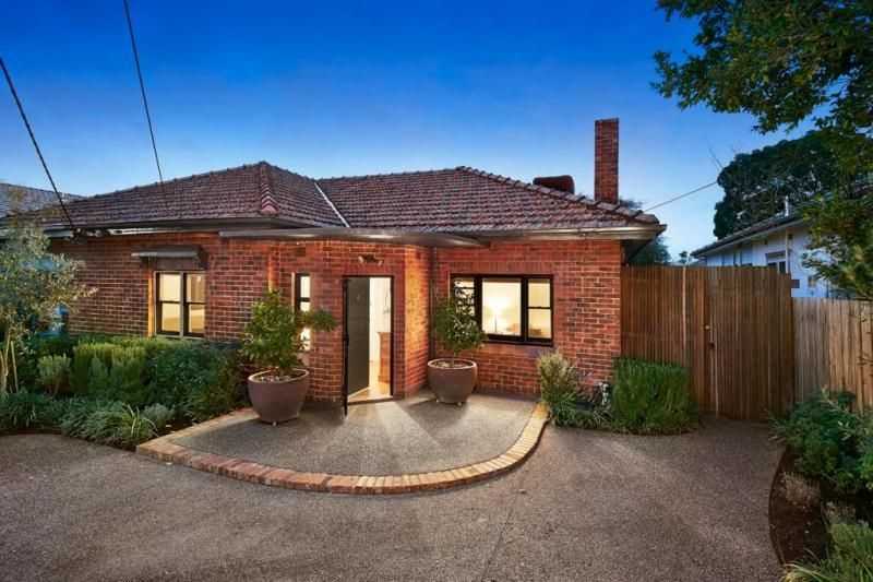 31 Olinda Street, Caulfield South - Thumbnail 2