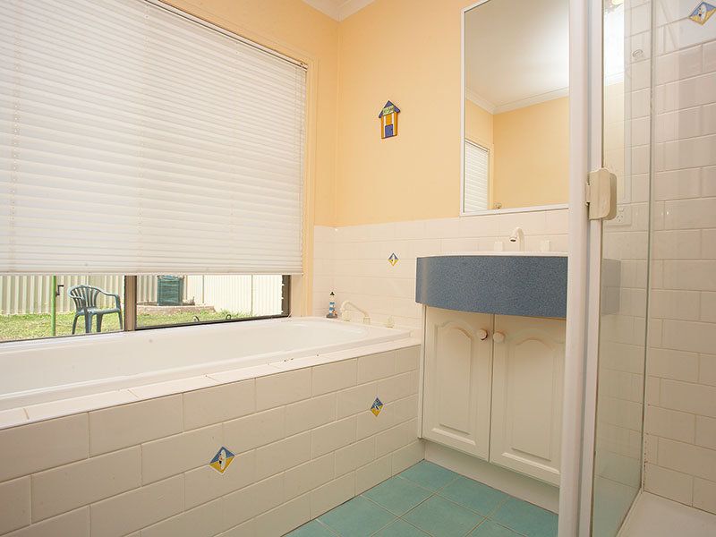 22 Lanaghan Avenue, Caroline Springs - Thumbnail 6