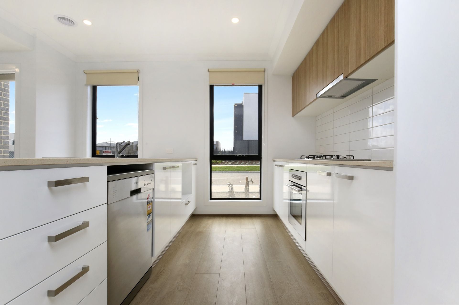 MODERN STYLISH LIVING   *Insp Thurs 20th Feb @ 4:30pm*