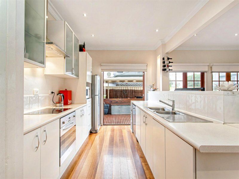 35 Conifer Avenue, Brooklyn - Thumbnail 4