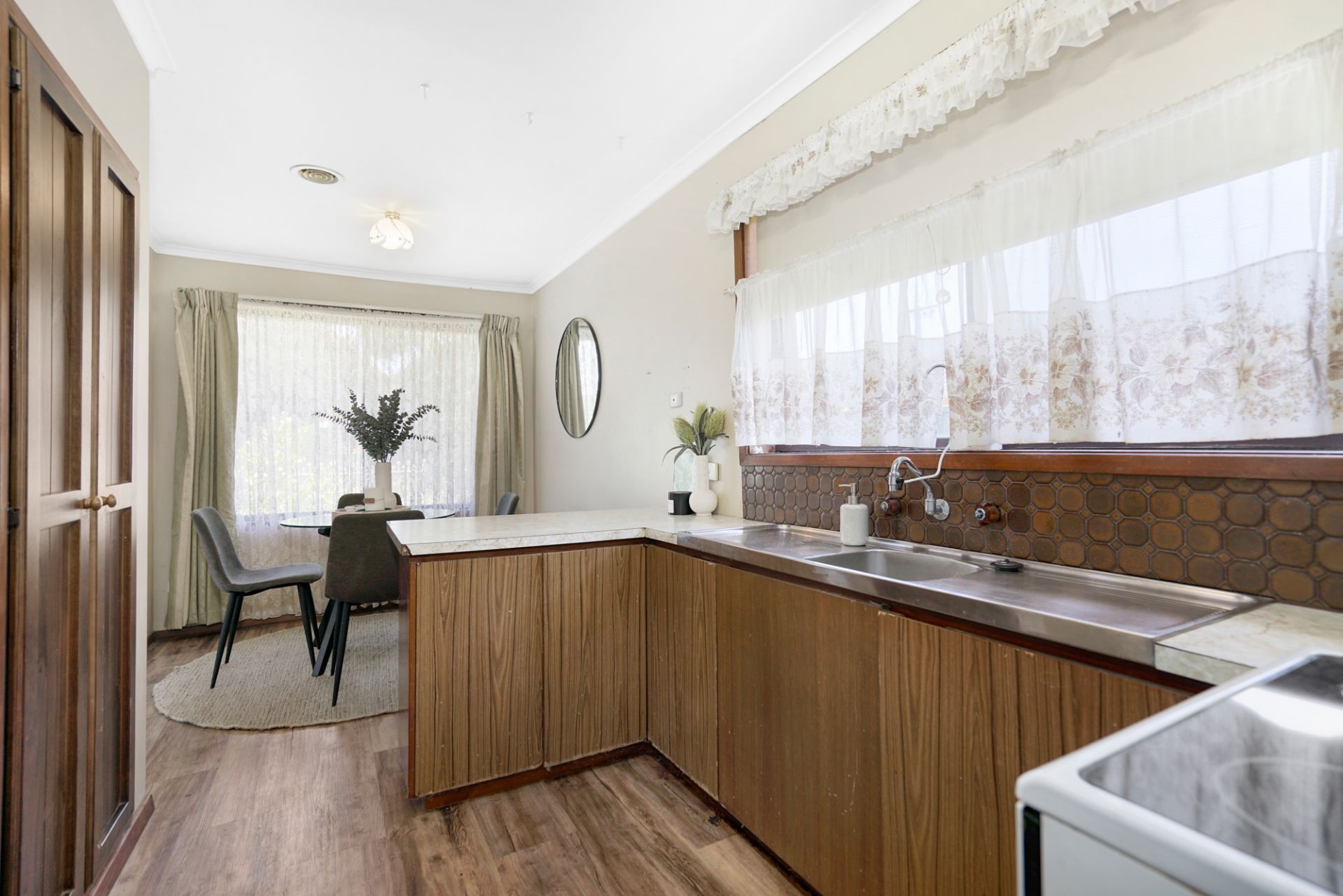 22 Elinand Street Wendouree VIC, Wendouree - Thumbnail 7