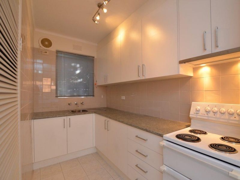 2/3 Hampton Parade West Footscray VIC, West Footscray - Thumbnail 3