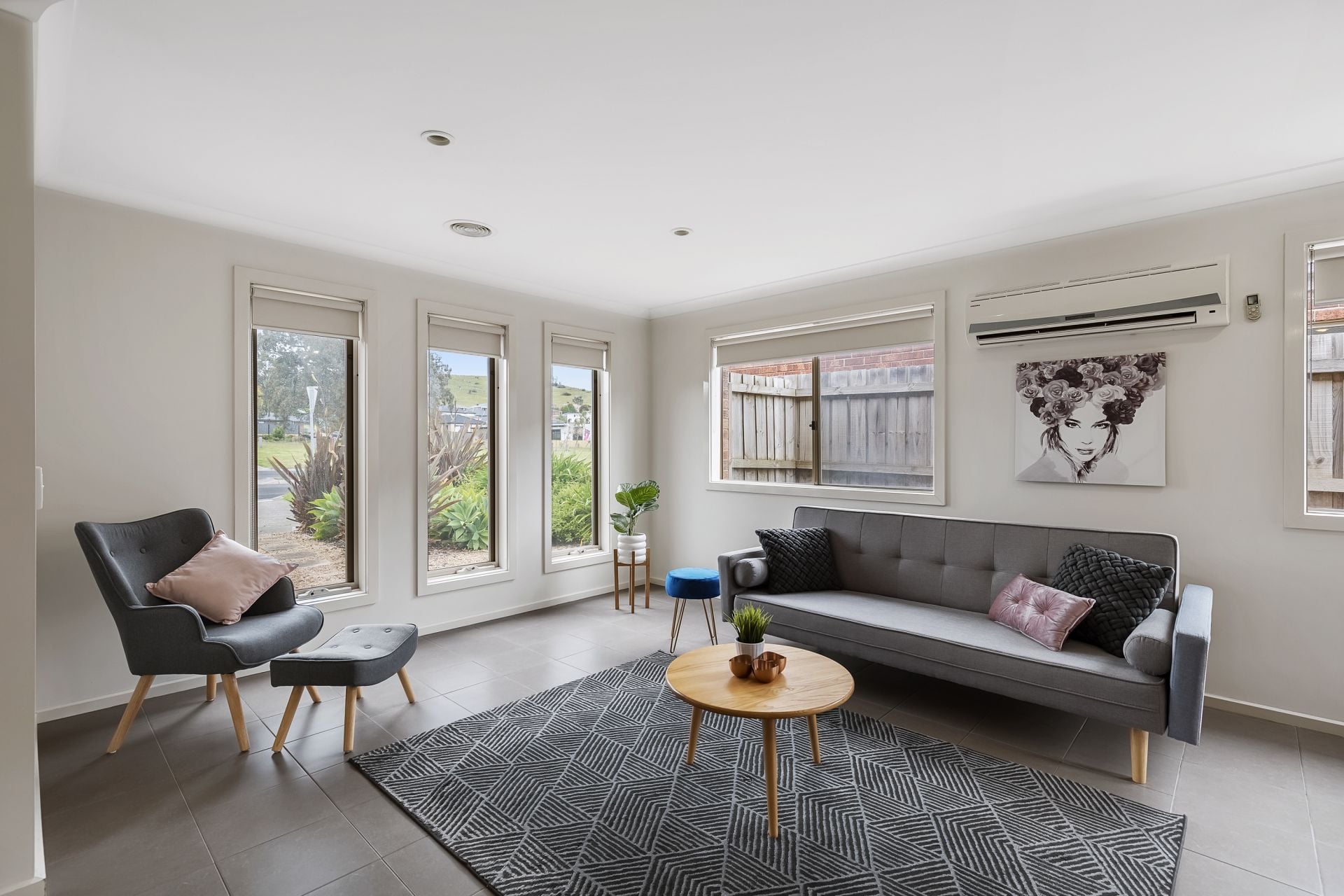 250 The Lakes Boulevard South Morang, South Morang - Thumbnail 4