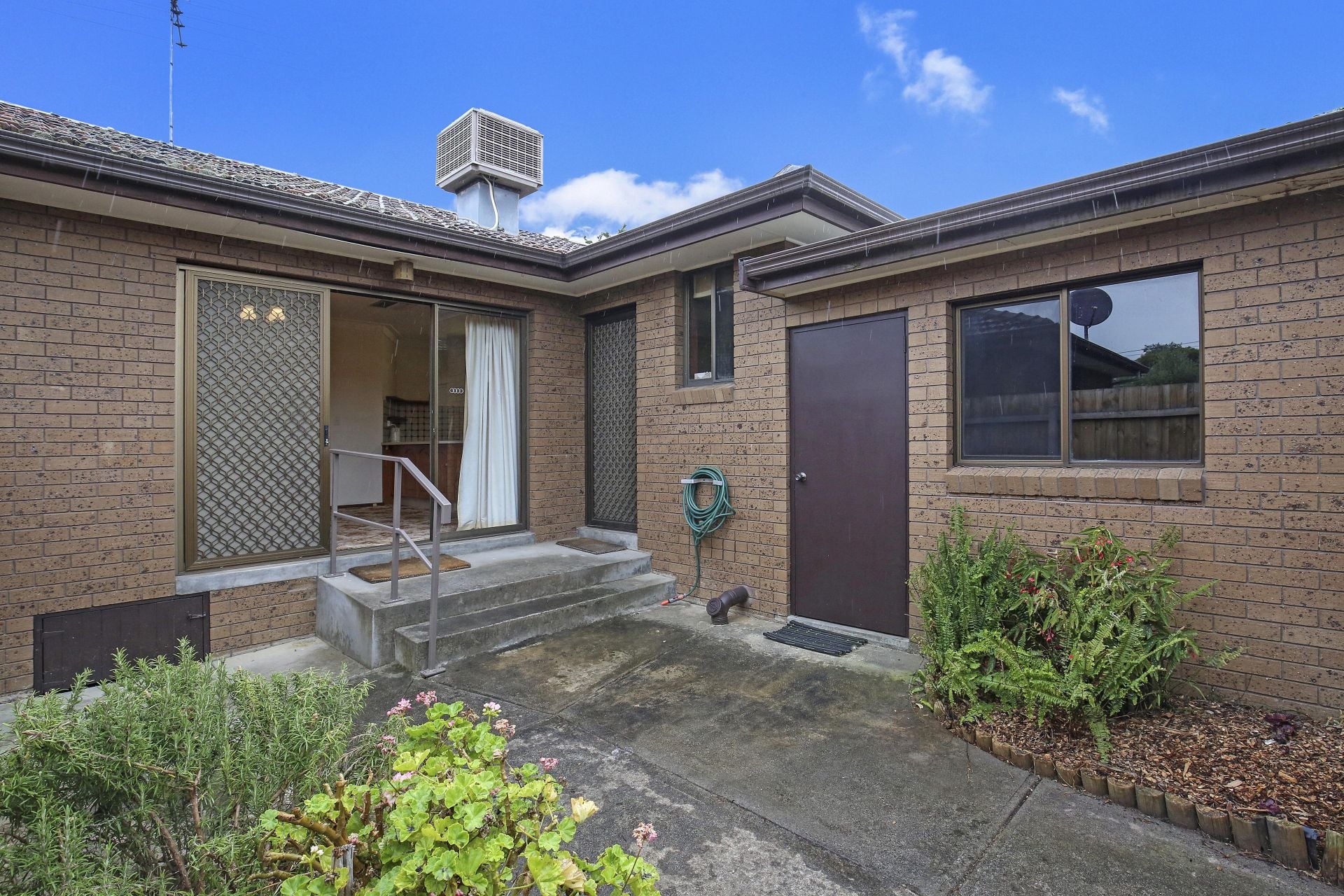 Spacious living, prime position, what more could you want!