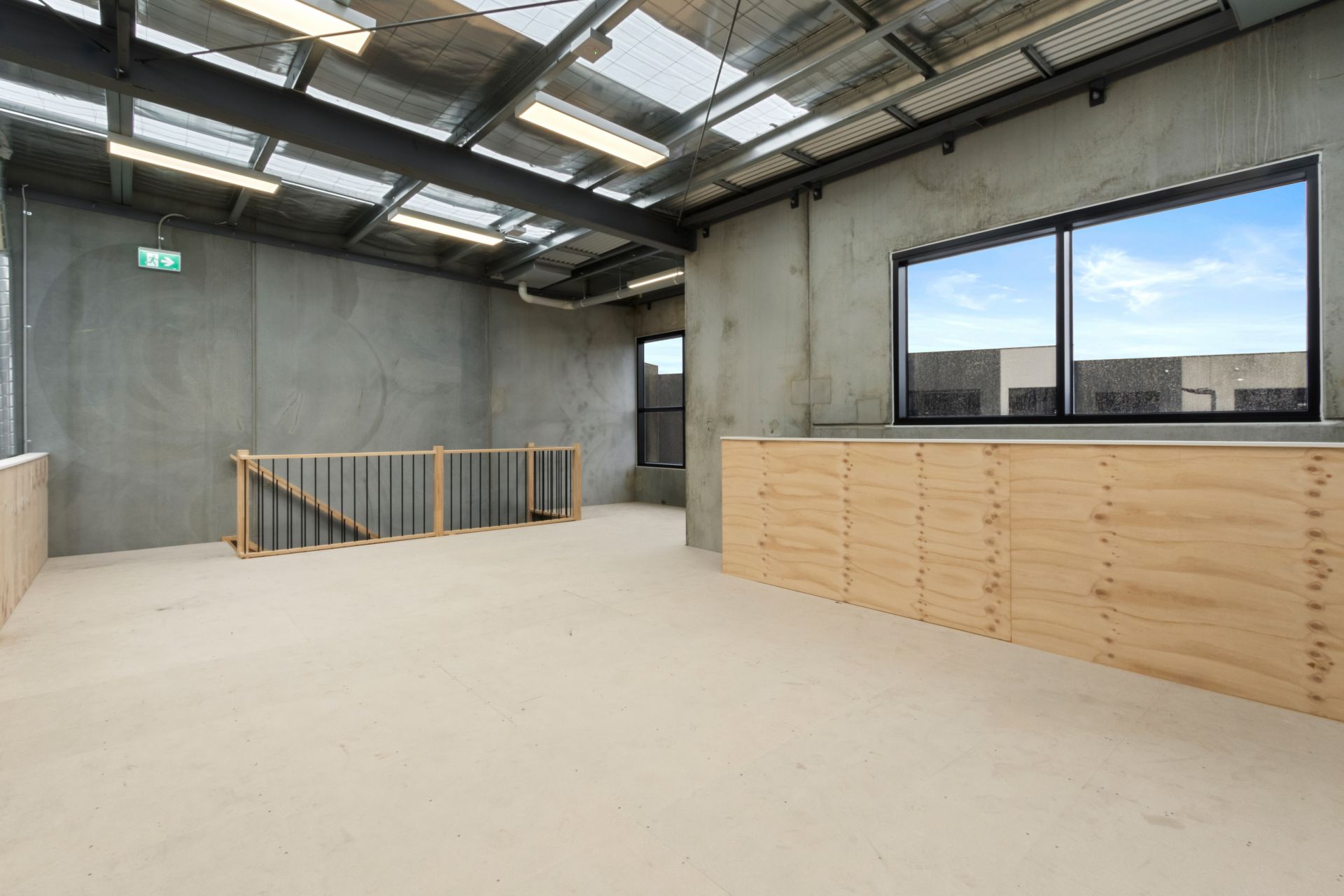 Excellent Warehouse/Perfect Location