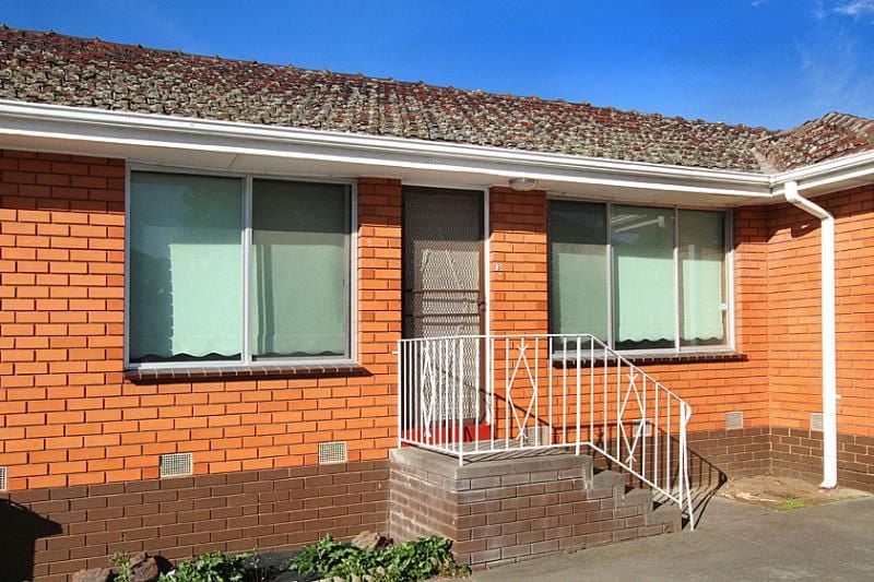 ONE BEDROOM DELIGHT!