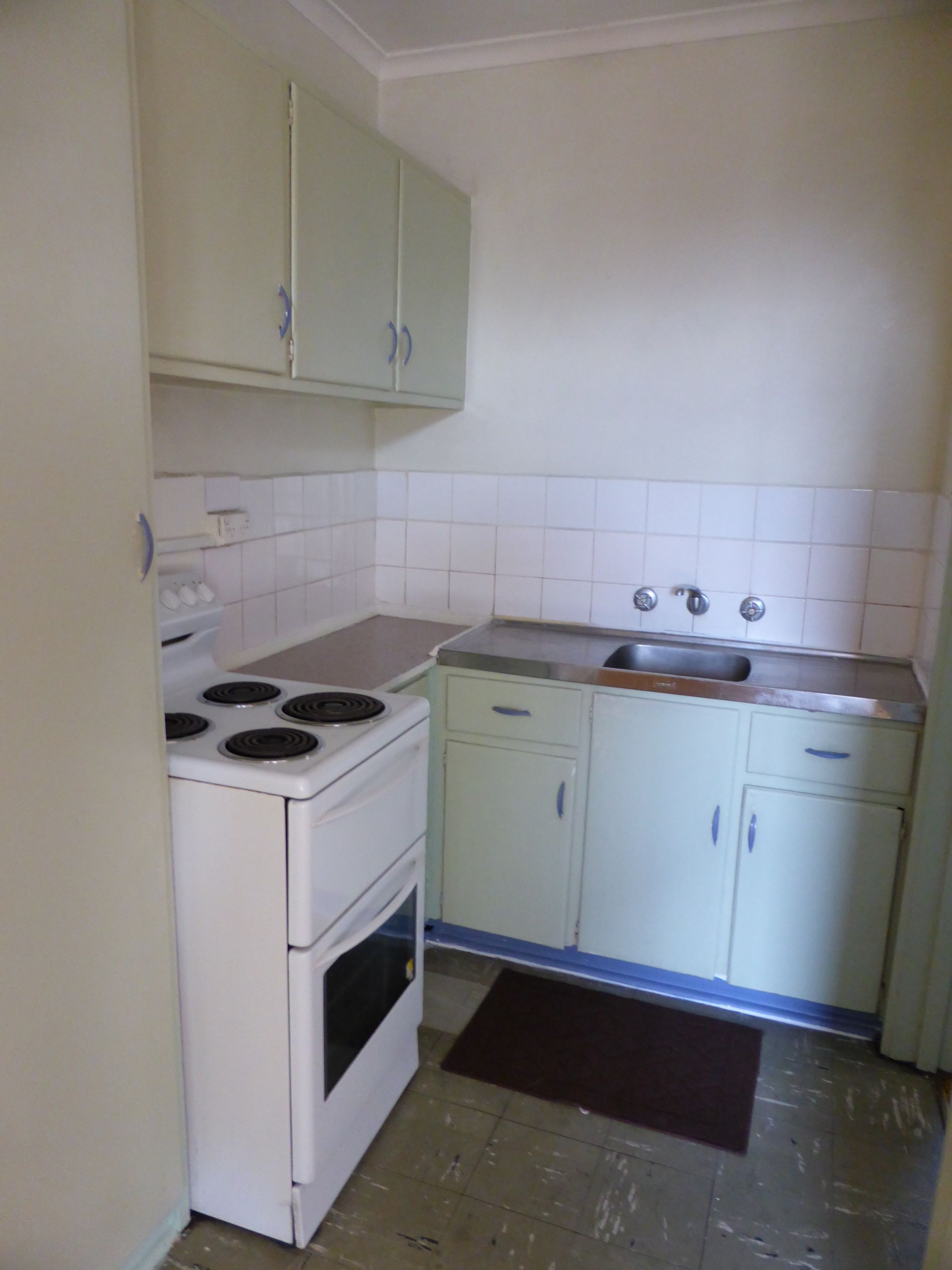 One Bedroom A Stone Throw Away From Amenities!