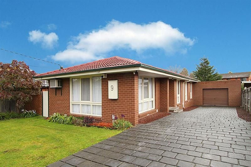 9 Menzies Parade, Lalor