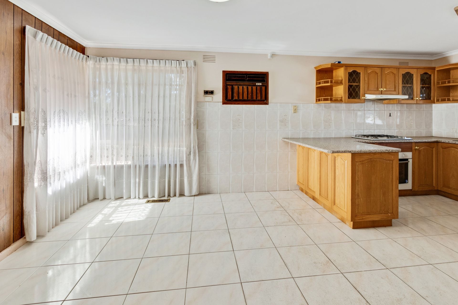 HUGE BUNGALOW INCLUDED