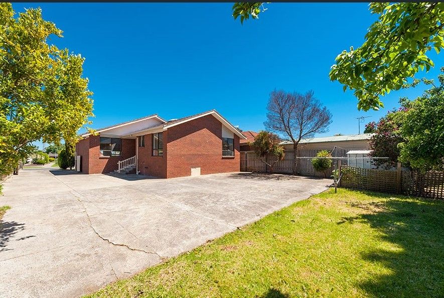 Family Home in A Prime Location!!!