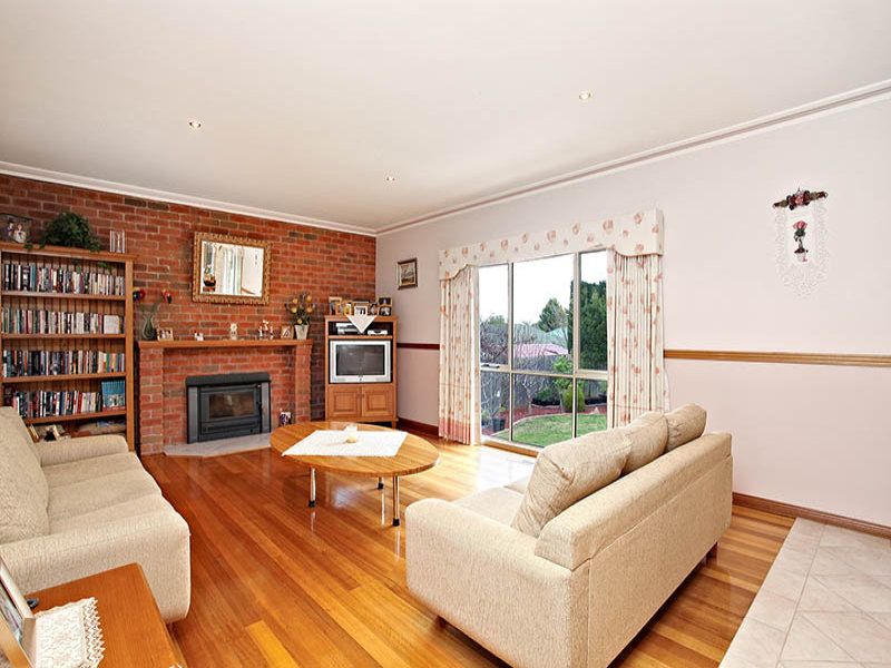 10 Blackwood Walk SOUTH MORANG, South Morang - Thumbnail 4
