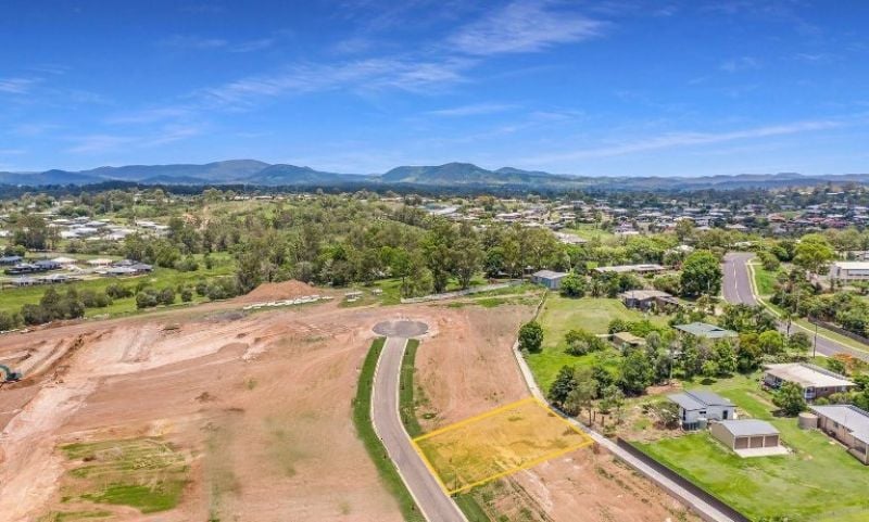 18 Excalibur Crescent Southside QLD, Southside - Thumbnail 3