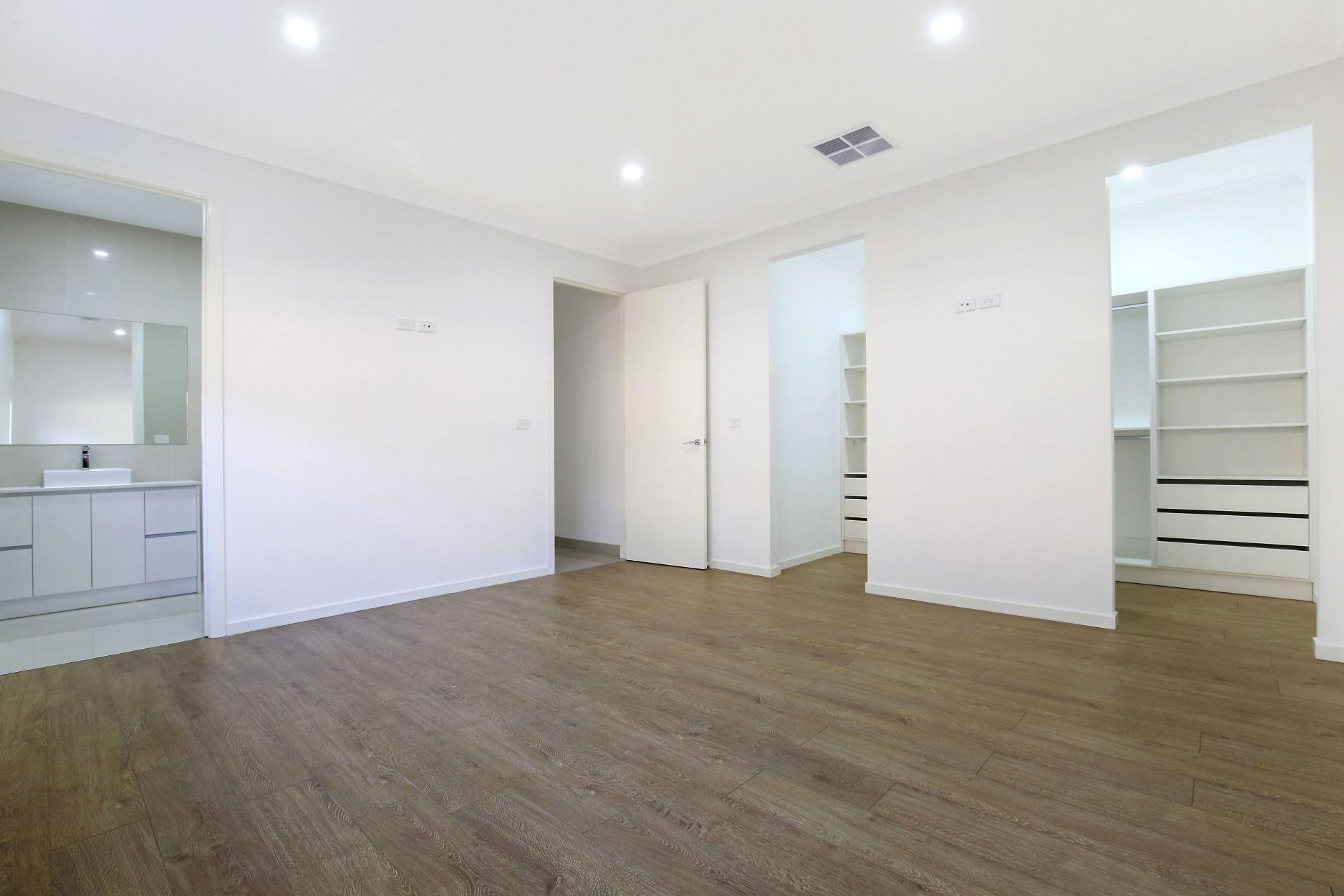 QUALITY LIVING AT WARATAH ESTATE  *Insp Thu 21st Mar @ 4:10pm*