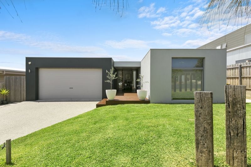 11 Borron Boulevard, Torquay - Thumbnail 2
