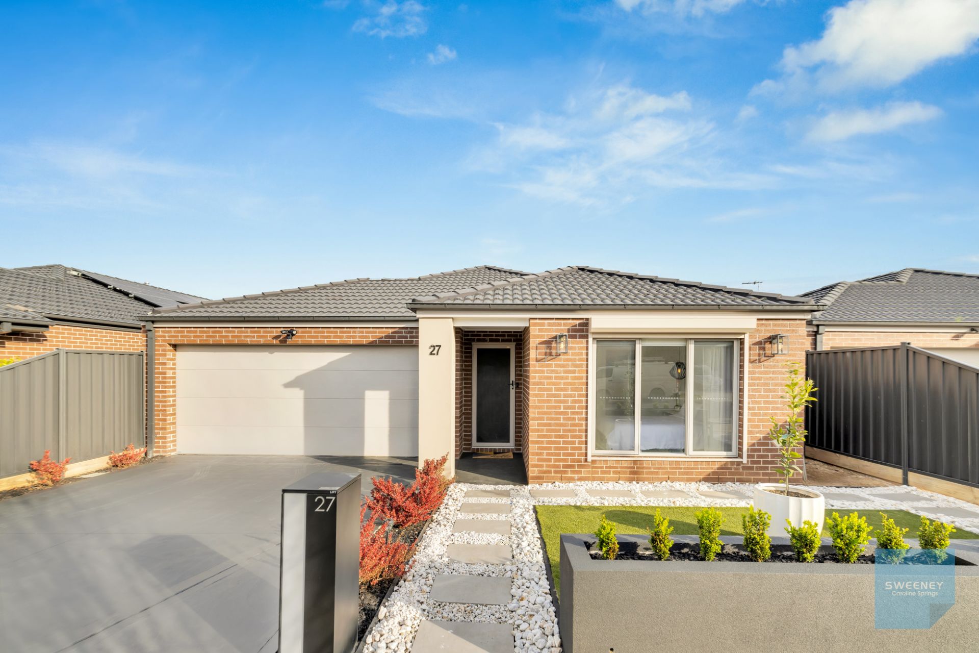 27 Tora Crescent, Fraser Rise - Thumbnail 2