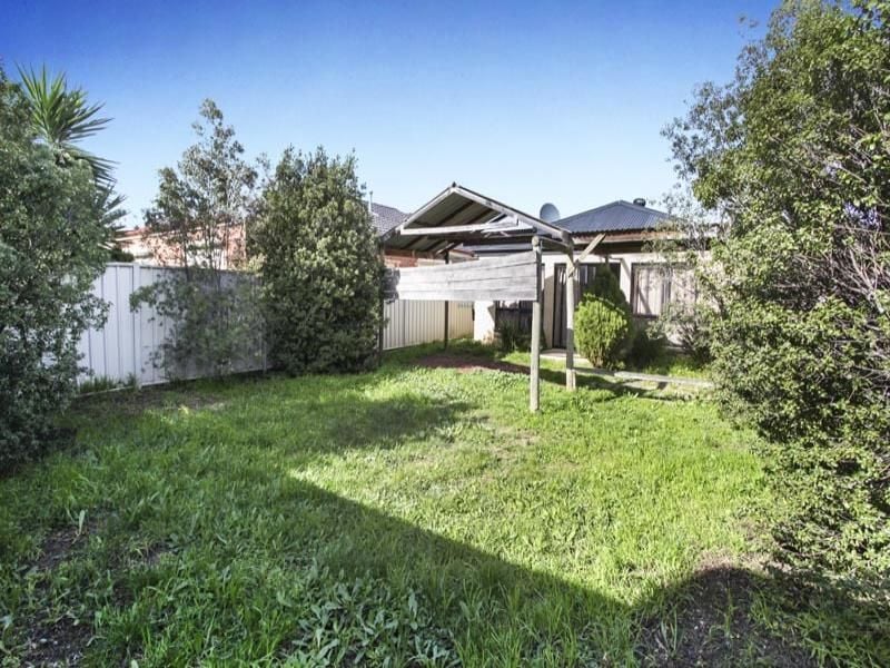 11 Elphinstone Way, Caroline Springs - Thumbnail 6