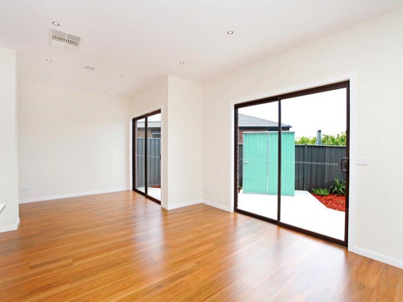 2/13 Ormesby Place, Deer Park - Thumbnail 5