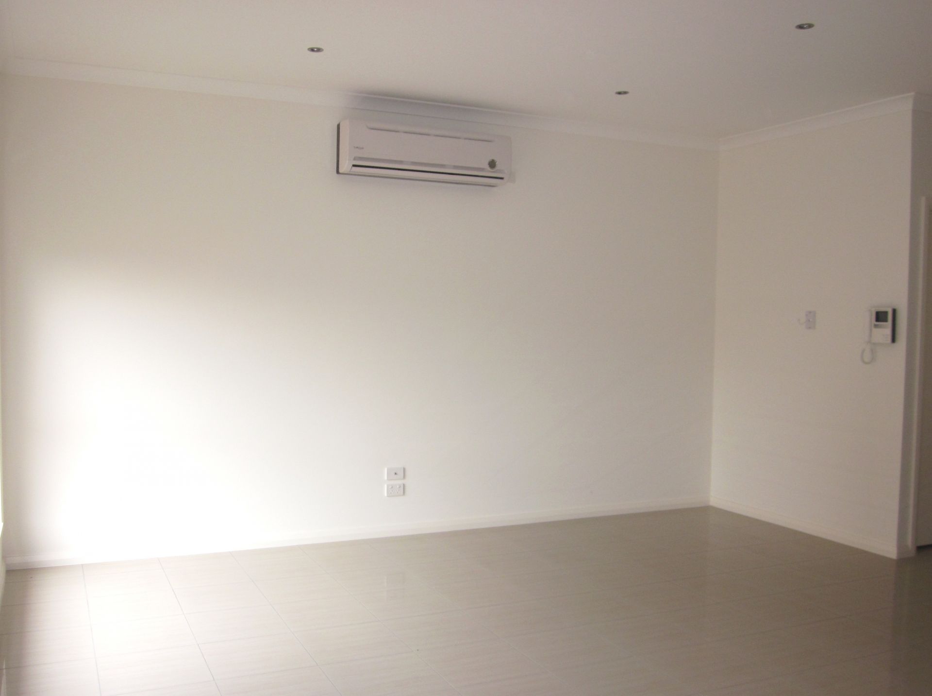 STUNNING & SPACIOUS TOWNHOUSE   *Insp Sat 29th Jul @ 9:30am & Wed 2nd Aug @ 5:00pm*