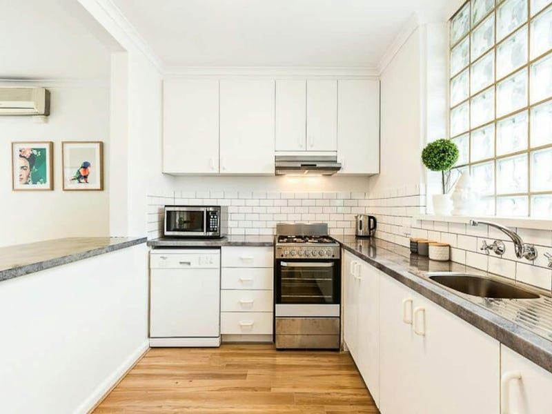 24/180 Barkly Street, St Kilda - Thumbnail 2