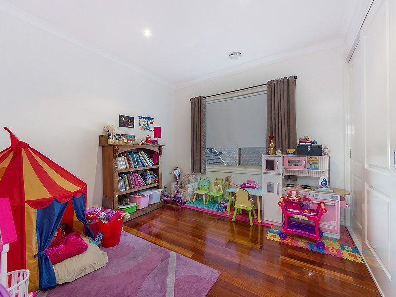 13 Toolondo Close, Caroline Springs - Thumbnail 8