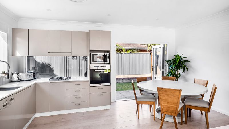 30 Pacific Street, Caringbah South NSW, Caringbah South - Thumbnail 3