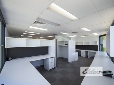 RARE INNER CITY OFFICE / WAREHOUSE | 6 CARS PARKS ONSITE!