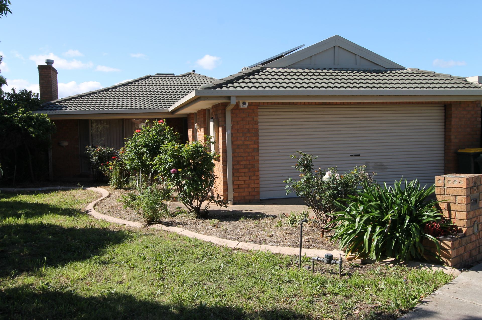 Spacious Home In Quiet Court Location