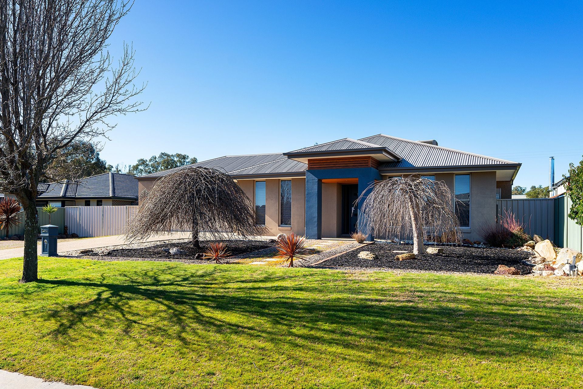 7 Newell Court, Campbells Creek - Thumbnail 2