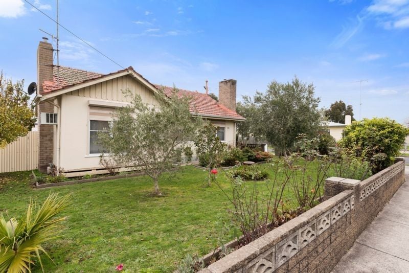 144 Queen Street COLAC VIC, Colac - Thumbnail 2