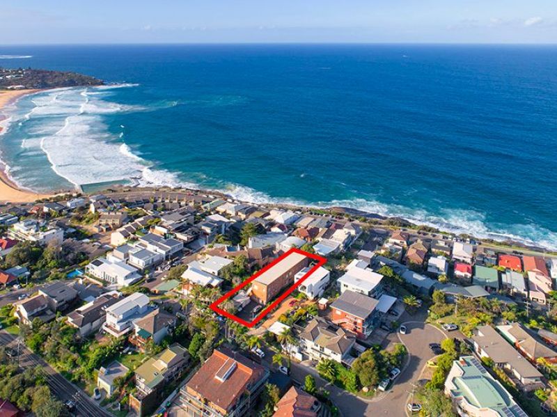 Peaceful Headland Position - Moments to Beach