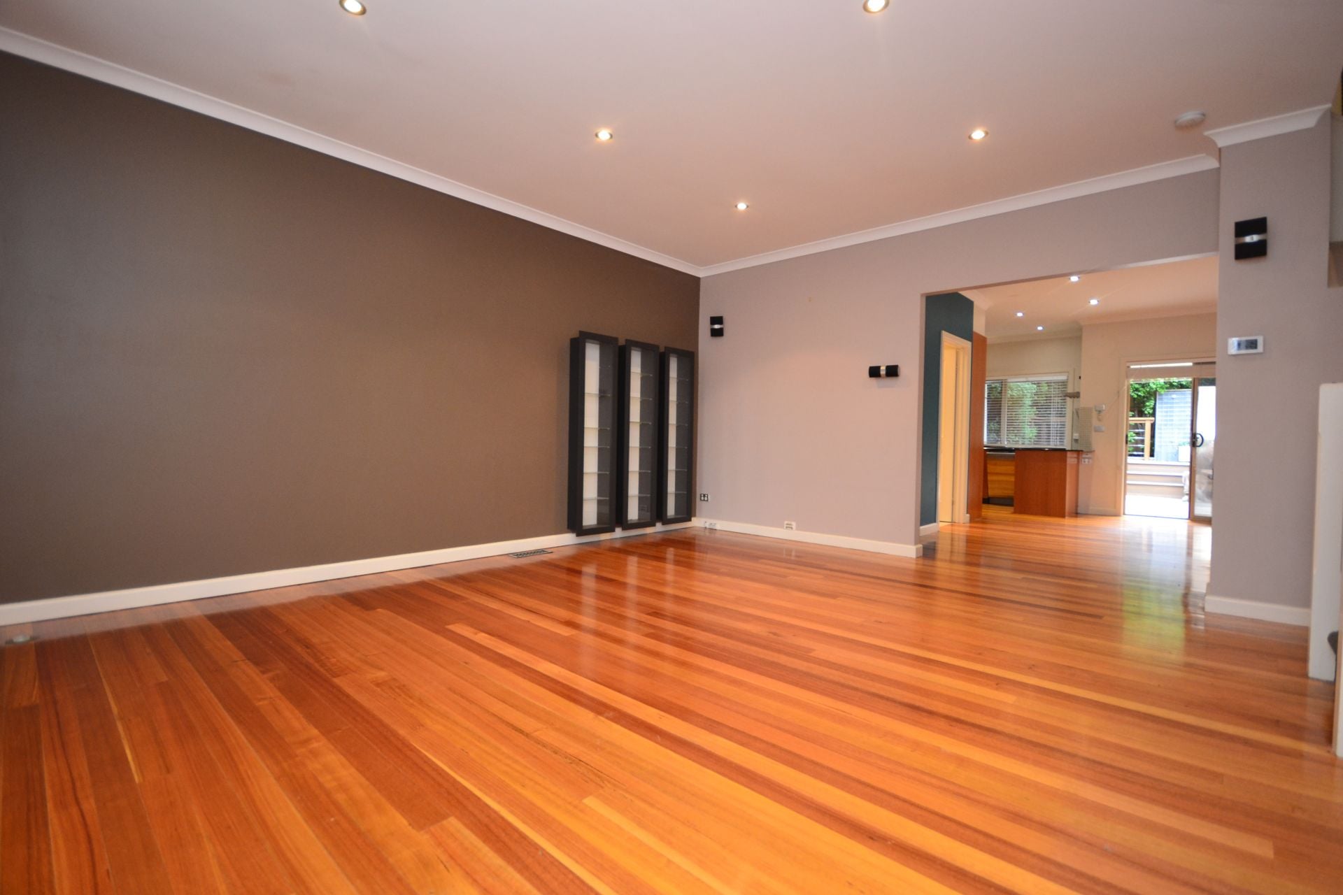 STYLISH MODERN LIVING