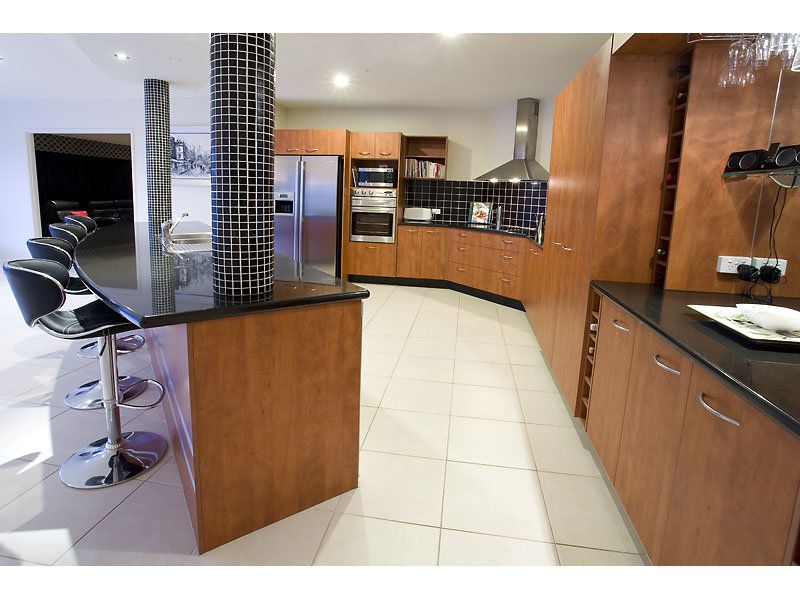 1 Rinca Place KAWANA ISLAND QLD, Kawana Island - Thumbnail 5