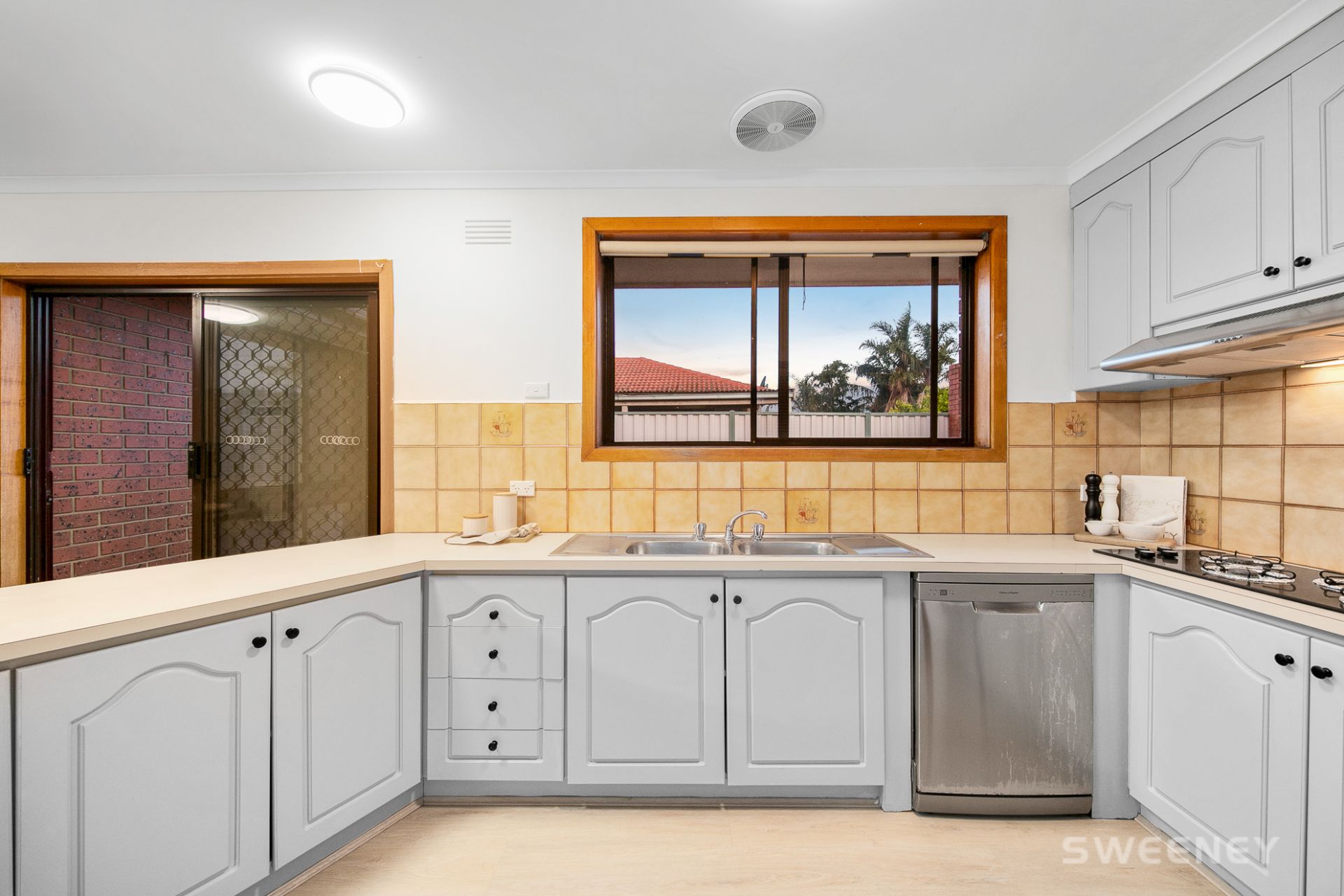 31 Brown Avenue, Altona Meadows - Thumbnail 8
