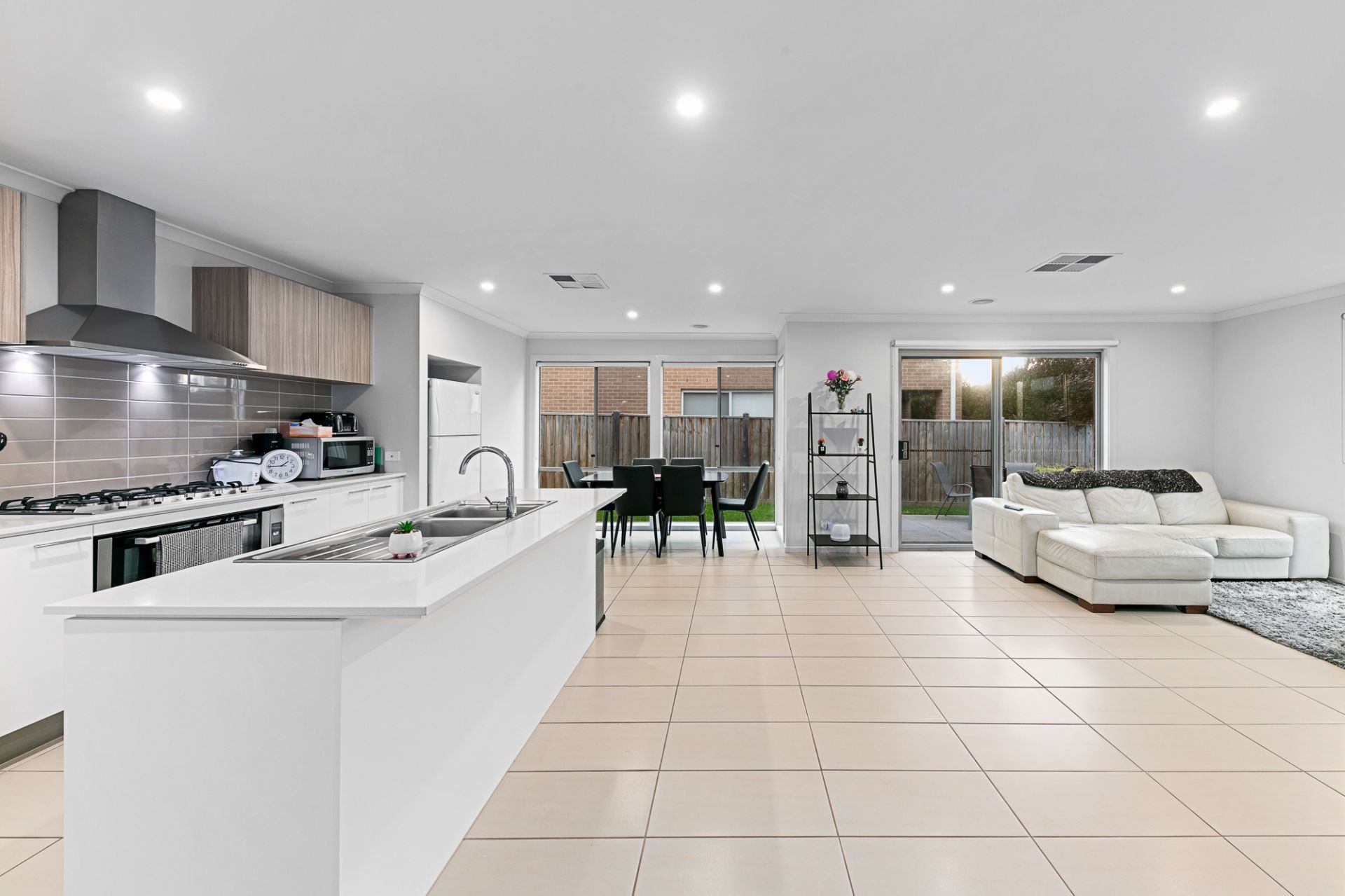 9 Huntley Street Cranbourne North VIC, Cranbourne North - Thumbnail 4