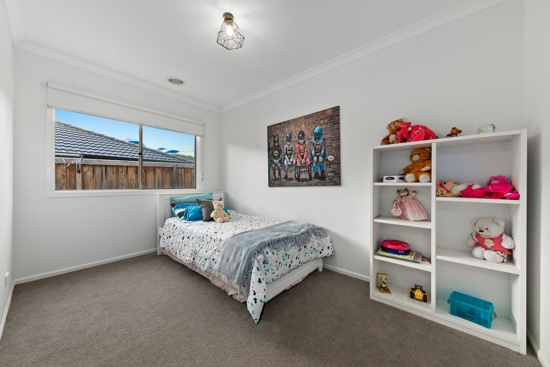 11 Petworth Rise, Officer OBrien Real Estate