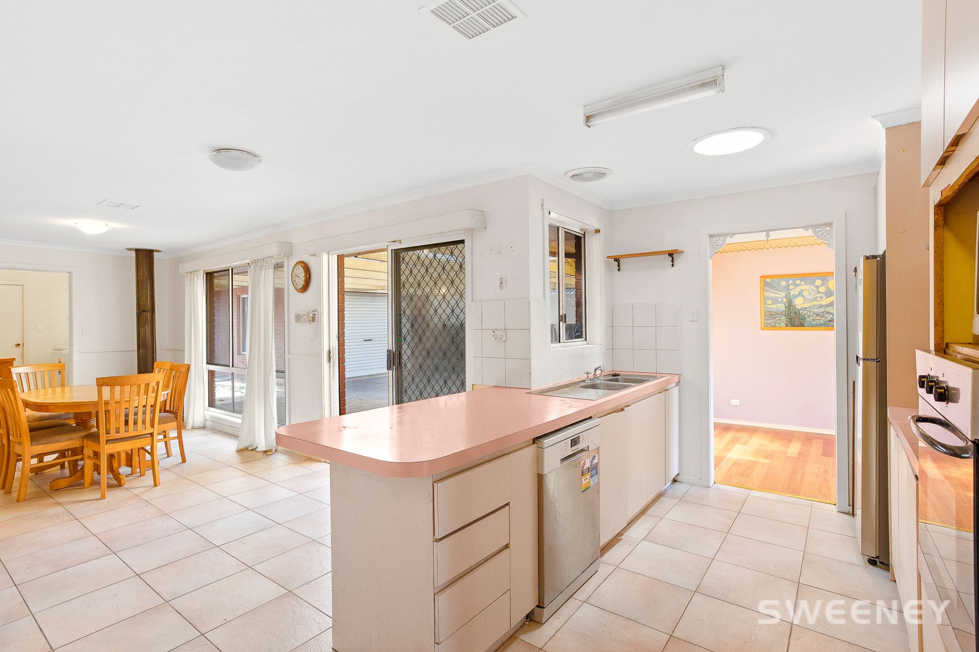 42 Sommers Drive, Altona Meadows - Thumbnail 4