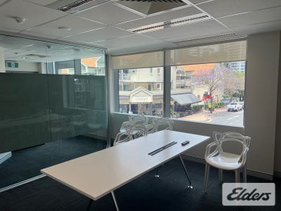 OFFICE OPPORTUNITY OPPOSITE STORY BRIDGE HOTEL!