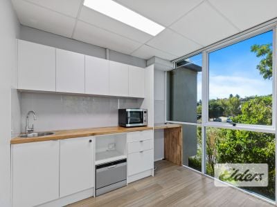 FUNCTIONAL OFFICE ALONG ABBOTSFORD ROAD!