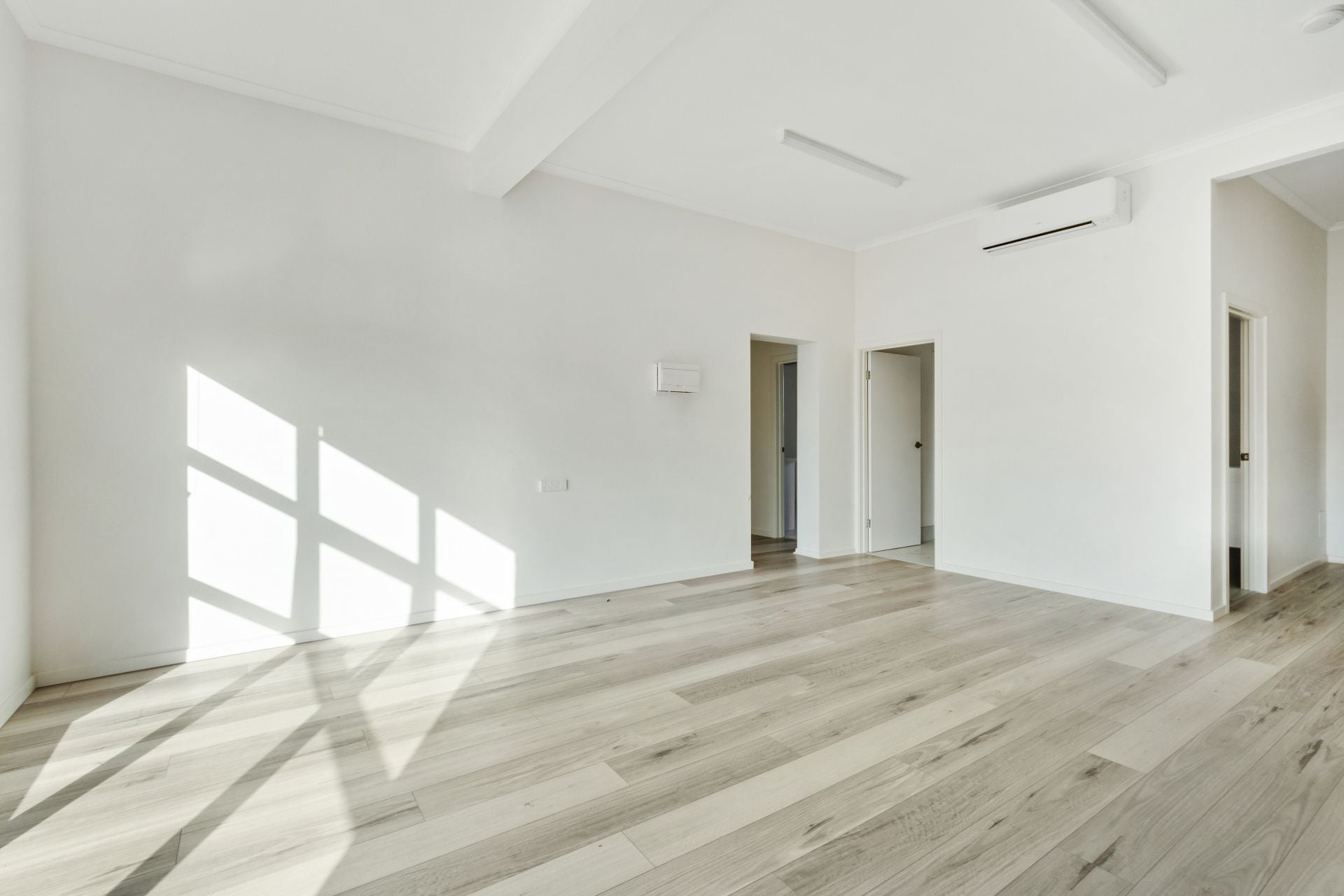 Fully renovated - Oversized Apartment