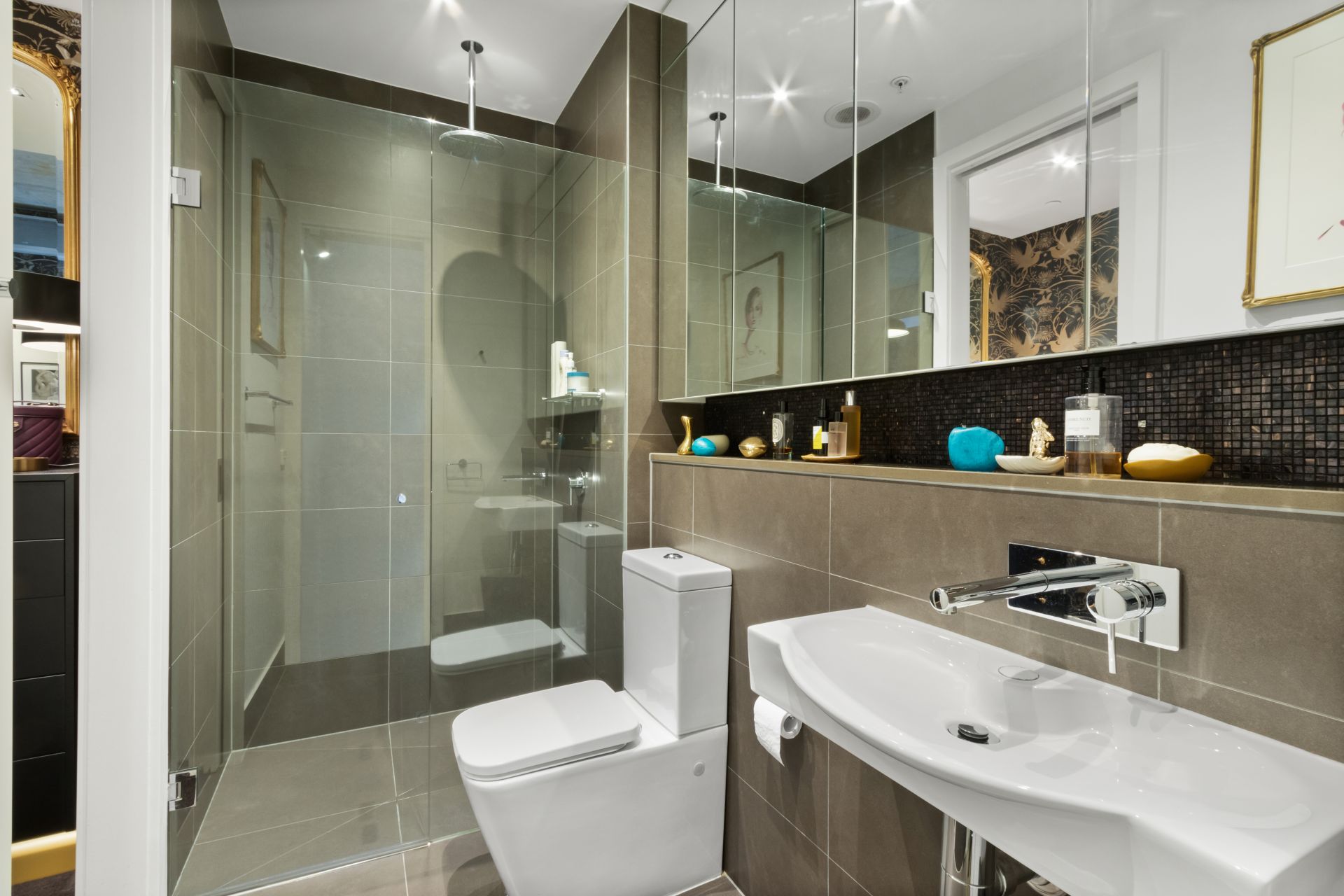 BOUTIQUE LIVING